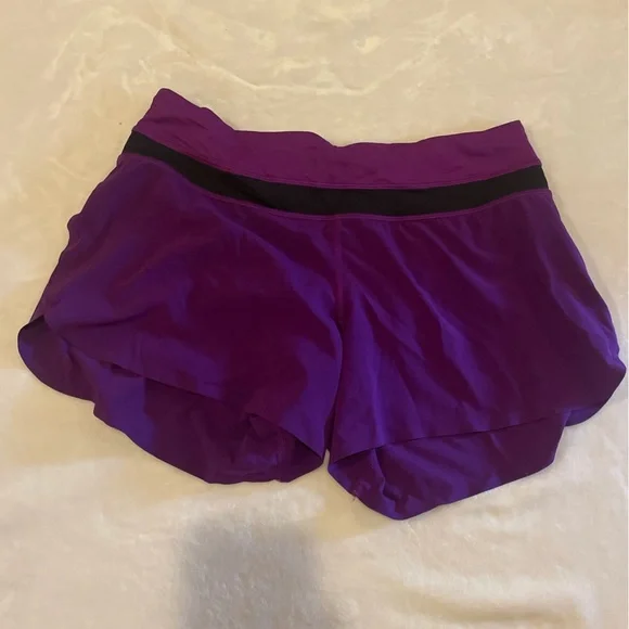 RARE!! Lululemon Athletica Groovy Run Short Bonded
Tender Violet Black Sz 6 - Picture 2 of 5